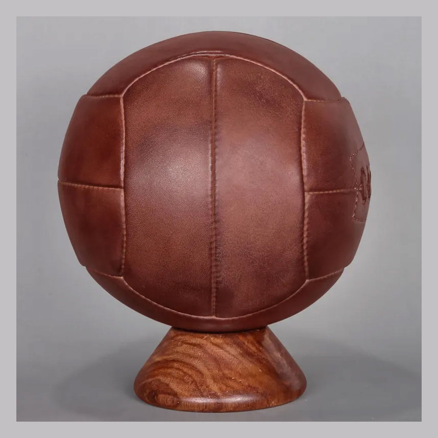 Retro Vintage Leather Soccer Ball – 1900s Display Decor