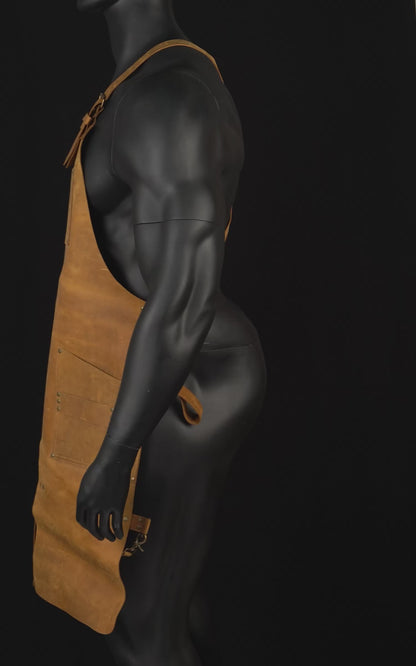 Video showcasing the side profile and durability of the leather work apron.
